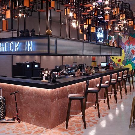 Moxy Athens City Eksteriør bilde