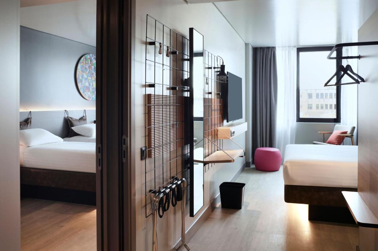 Moxy Athens City Eksteriør bilde