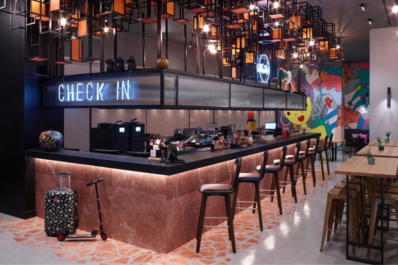 Moxy Athens City Eksteriør bilde