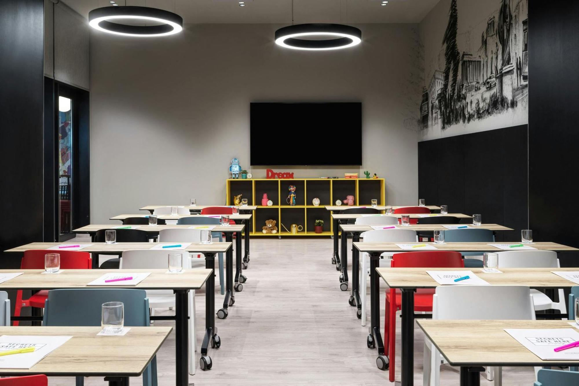 Moxy Athens City Eksteriør bilde